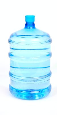 a photo of a water container